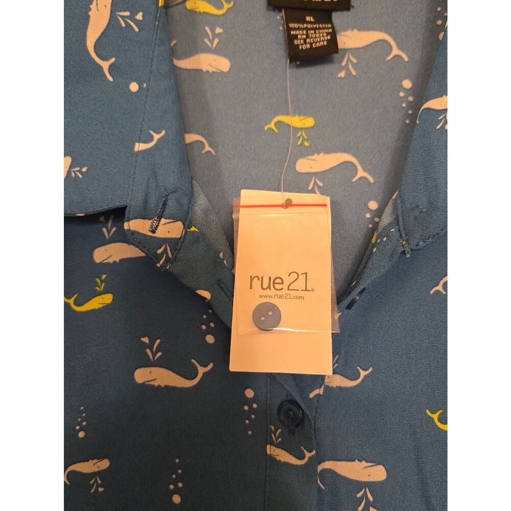 NWT Rue 21 Blue Collared Whale Print Sleeveless Button Up Tank - Women's Size XL - Picture 2 of 11